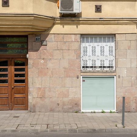 Central - Bright - Calm Studio For Solo Travellers بودابست المظهر الخارجي الصورة