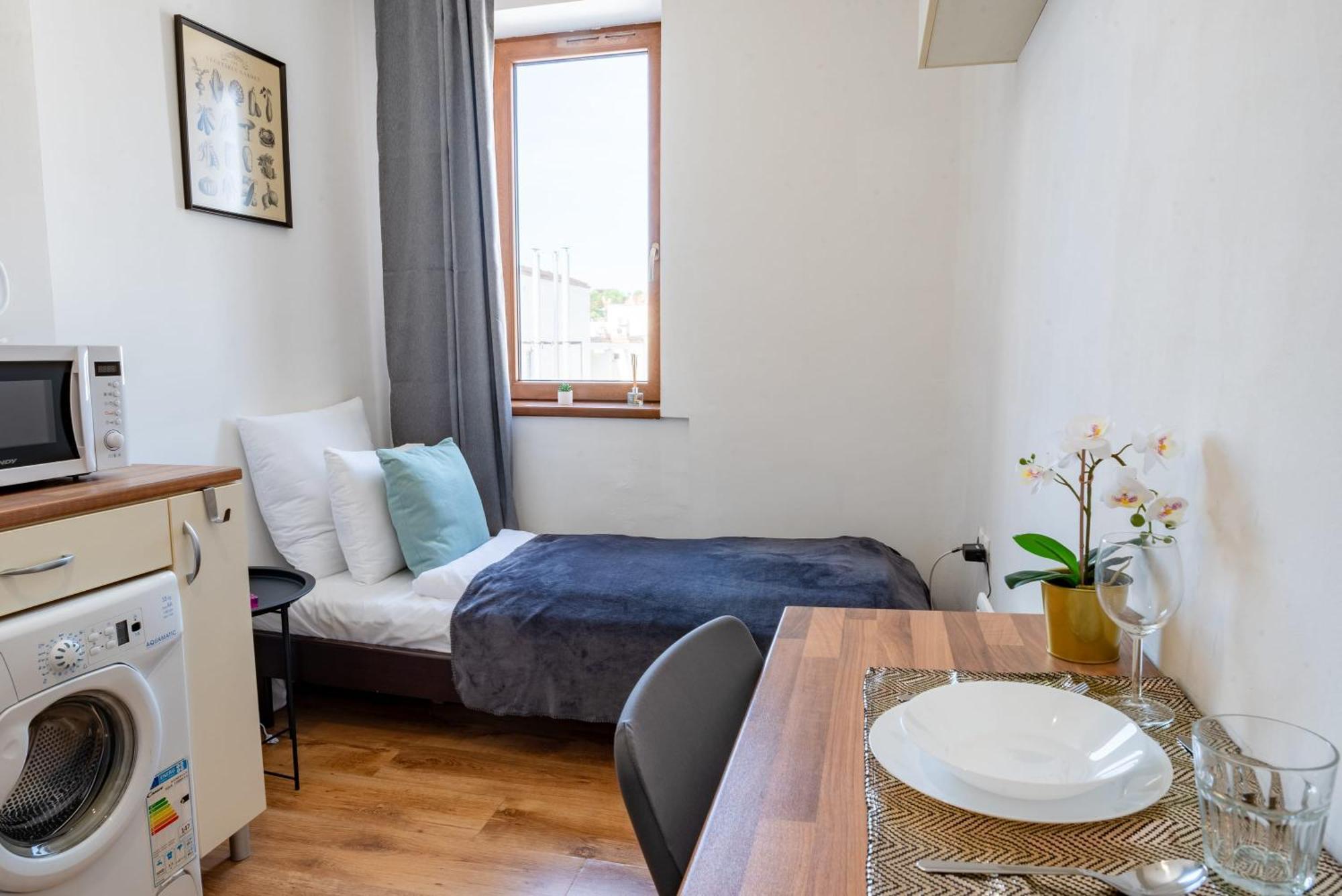 Central - Bright - Calm Studio For Solo Travellers بودابست المظهر الخارجي الصورة