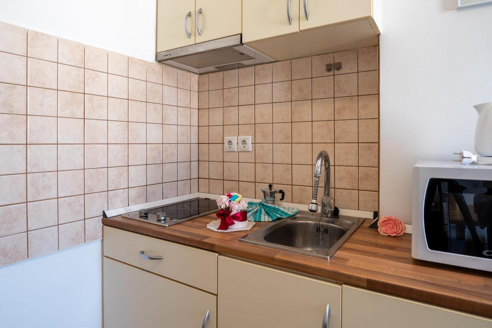 Central - Bright - Calm Studio For Solo Travellers بودابست المظهر الخارجي الصورة